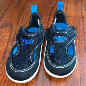 Toddler boys 5/6 water shoes